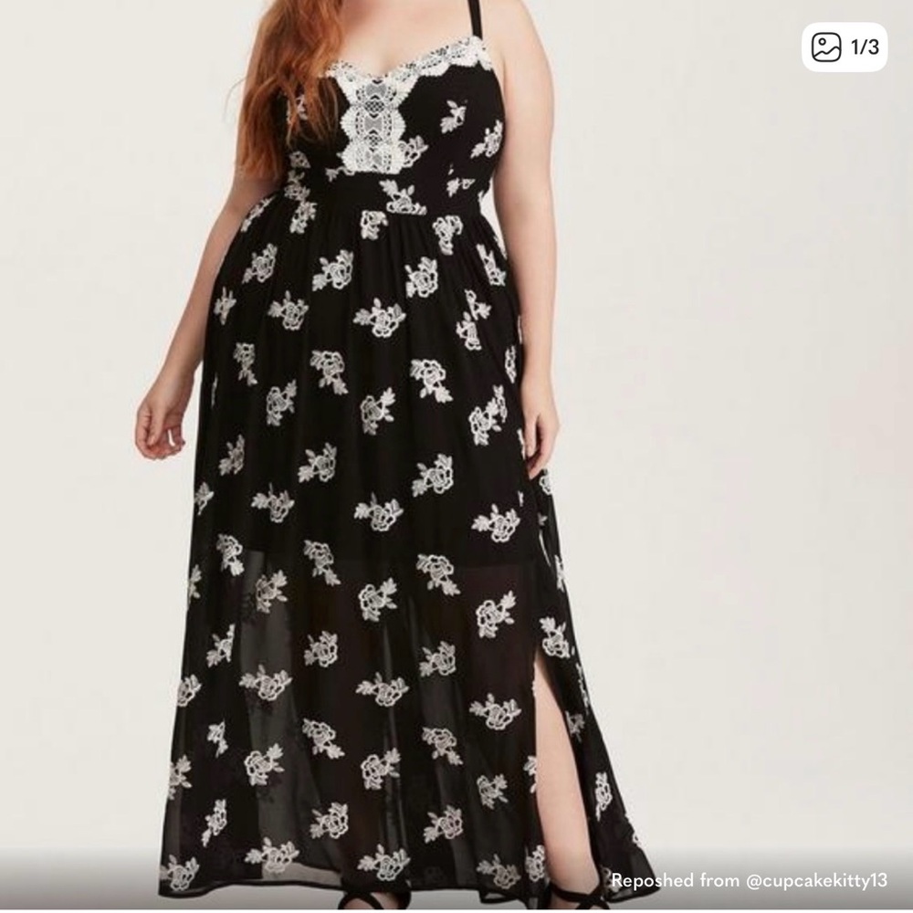 Elegant Black and White Floral Maxi Dress
